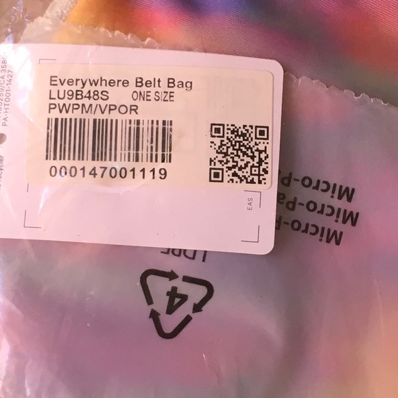 Lululemon athletica Everywhere Belt Bag 1L in Tye Dye NWT - Picture 7 of 7